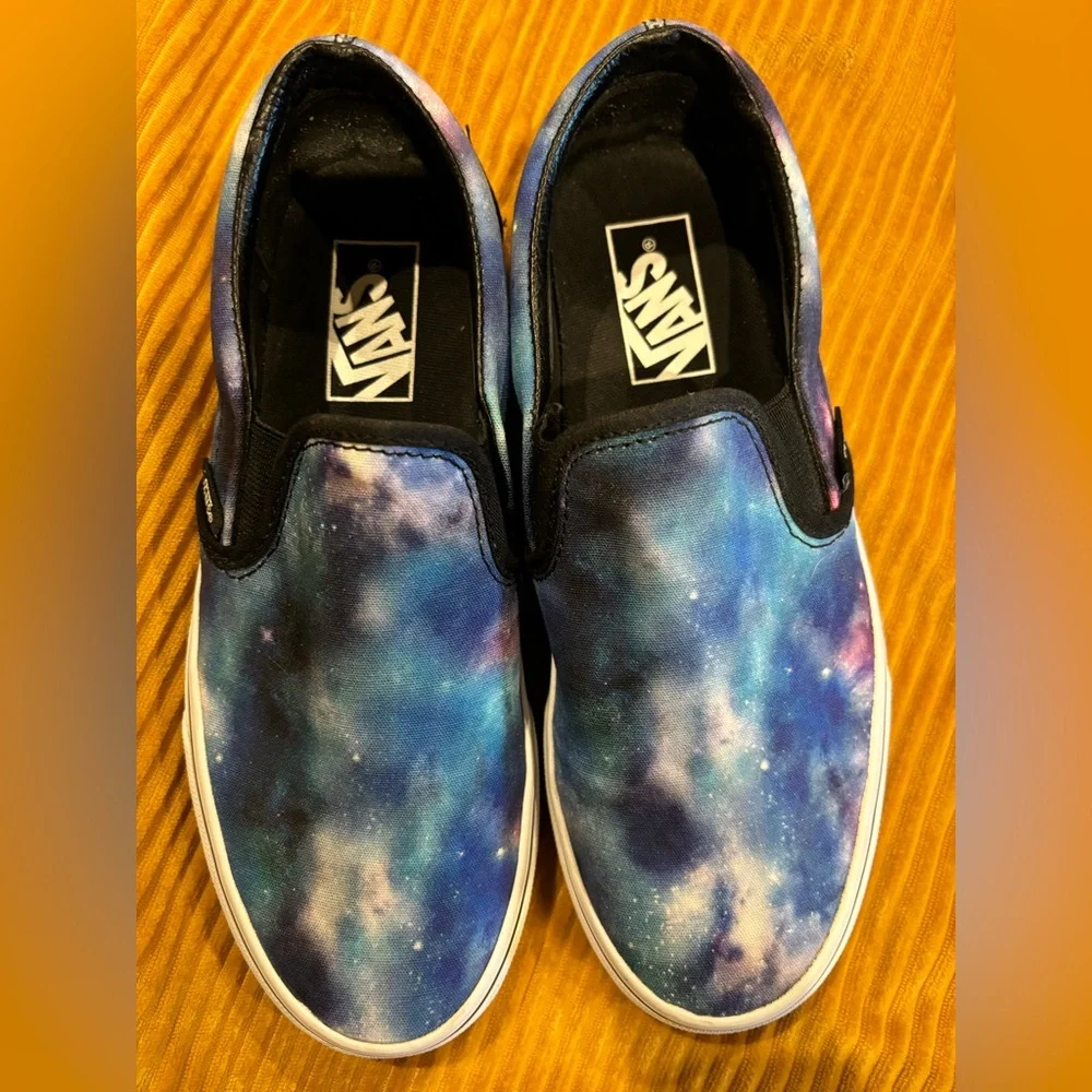 US 7 Women’s Galaxy Slip on Vans - Picture 7 of 7